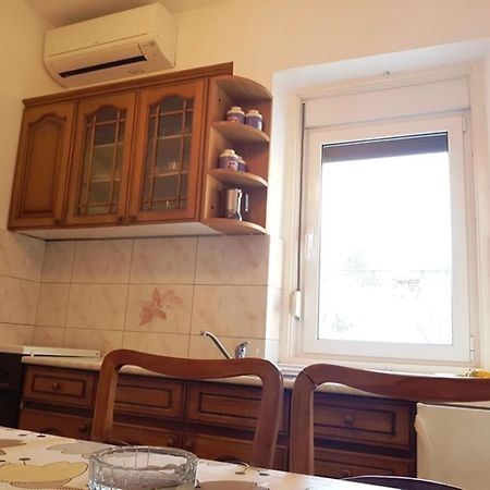Apartment Zvone Veli Rat Esterno foto