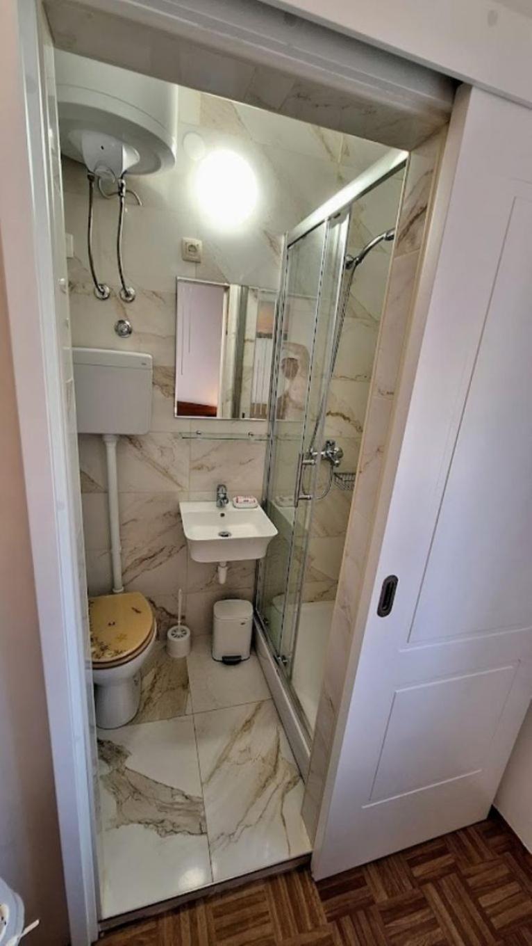 Apartment Zvone Veli Rat Esterno foto